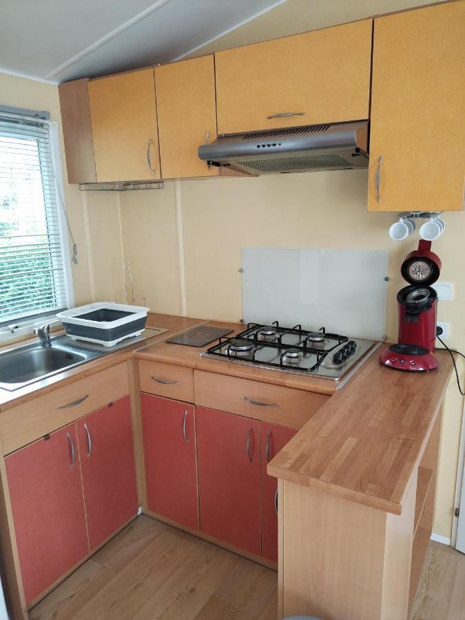 Mobil-Home Coin De Paradis En Cote D'Opale Sur Terrain Prive Et Sa Caravane Hermelinghen Extérieur photo
