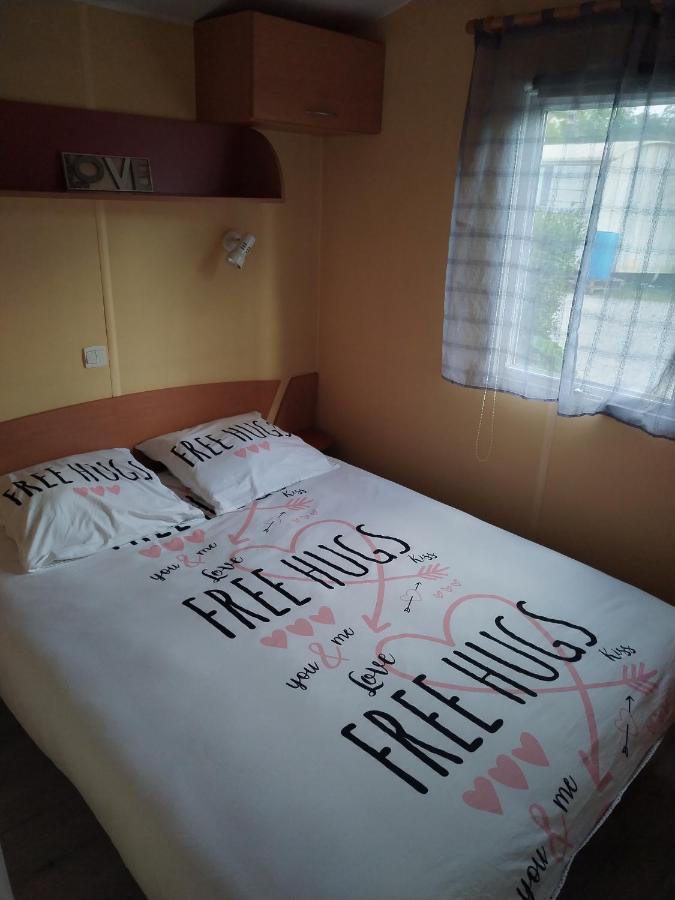 Mobil-Home Coin De Paradis En Cote D'Opale Sur Terrain Prive Et Sa Caravane Hermelinghen Extérieur photo