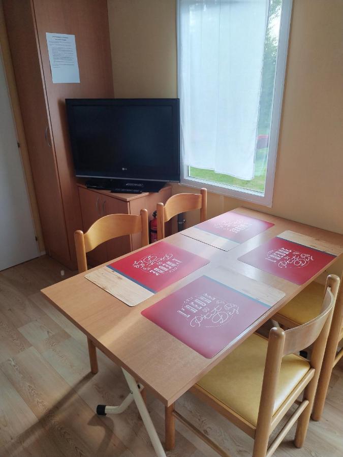 Mobil-Home Coin De Paradis En Cote D'Opale Sur Terrain Prive Et Sa Caravane Hermelinghen Extérieur photo