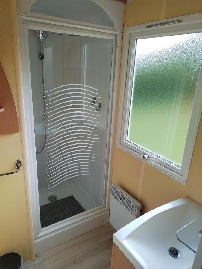 Mobil-Home Coin De Paradis En Cote D'Opale Sur Terrain Prive Et Sa Caravane Hermelinghen Extérieur photo